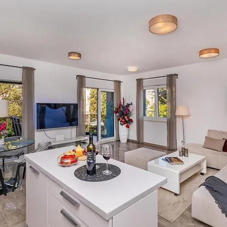Apartman Leona Lägenhet *