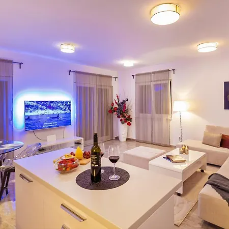 Apartman Leona Apartment *