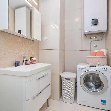 Lägenhet Apartman Leona